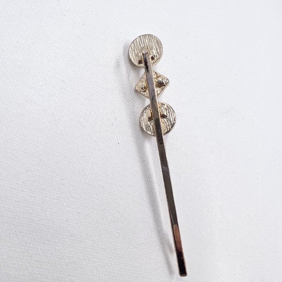 Scarf / Sweater Clip - Faux Stone & Rhinestone Gold Tone 2.75” Clip - Picture 3 of 6